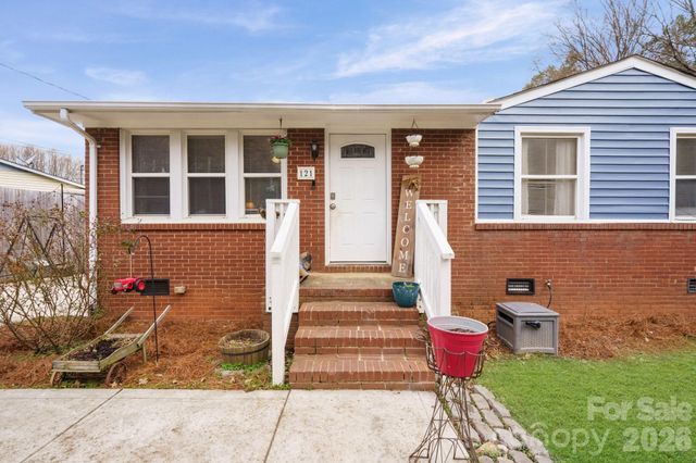 121 Morris Avenue, Mount Holly, NC 28120