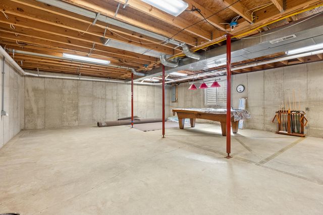 1016 W Villas Drive, Vicksburg, MI 49097