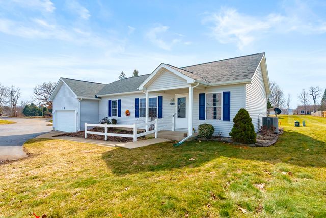 1016 W Villas Drive, Vicksburg, MI 49097