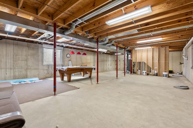 1016 W Villas Drive, Vicksburg, MI 49097