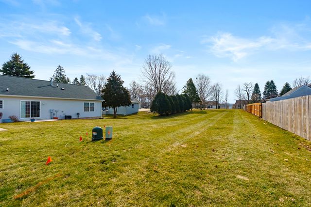 1016 W Villas Drive, Vicksburg, MI 49097