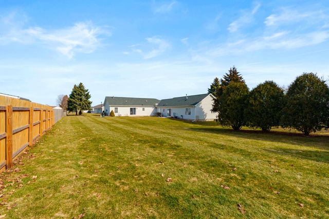 1016 W Villas Drive, Vicksburg, MI 49097