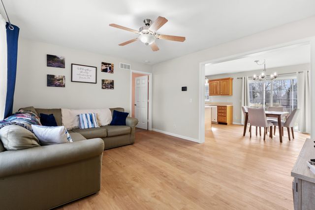 1016 W Villas Drive, Vicksburg, MI 49097