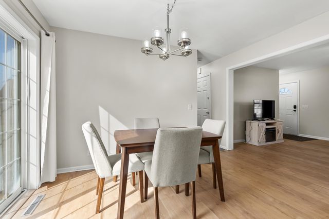 1016 W Villas Drive, Vicksburg, MI 49097