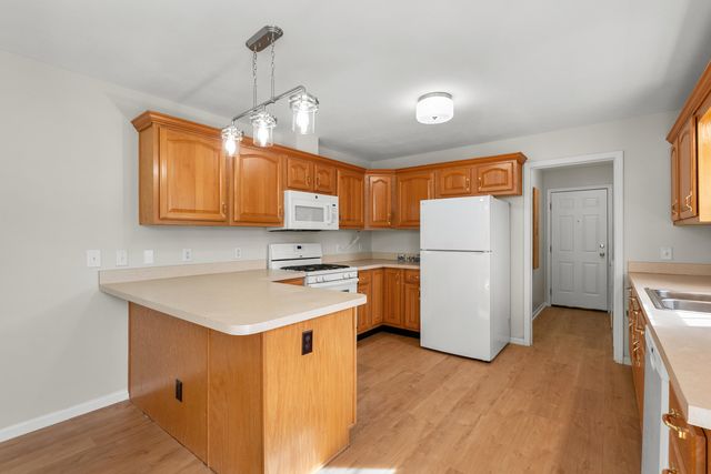 1016 W Villas Drive, Vicksburg, MI 49097