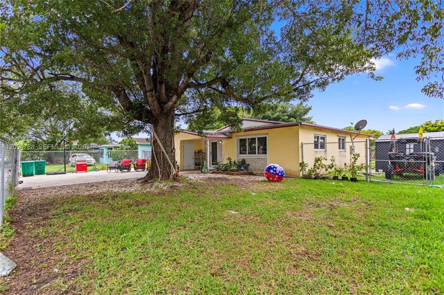 736 NW 8th, Florida City, FL 33034