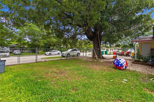 736 NW 8th, Florida City, FL 33034