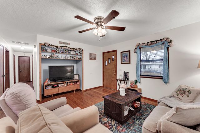 404 E Elm Street, Nixa, MO 65714