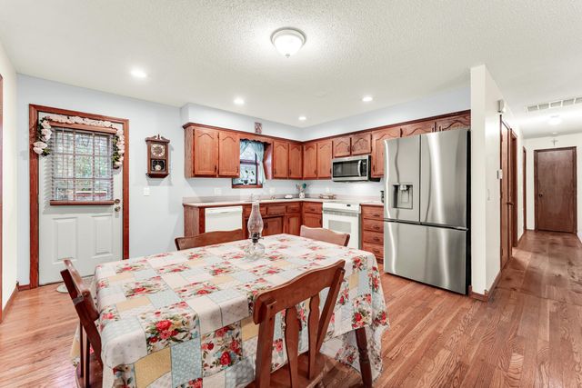 404 E Elm Street, Nixa, MO 65714