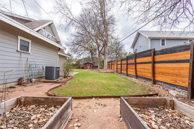 1400 N Cuernavaca DR, Austin, TX 78733