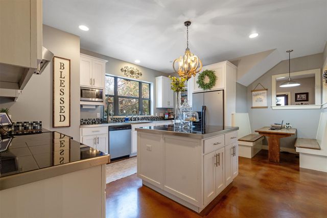 1400 N Cuernavaca DR, Austin, TX 78733