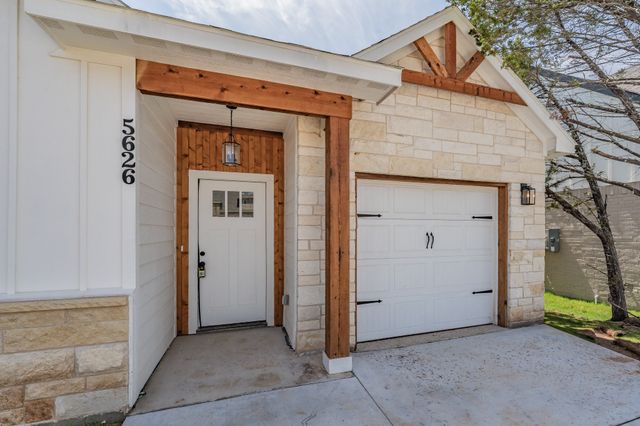 5626 Barkridge Drive, Granbury, TX 76048