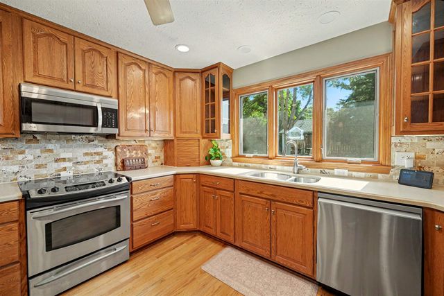 119 S Douglas, Salina, KS 67401