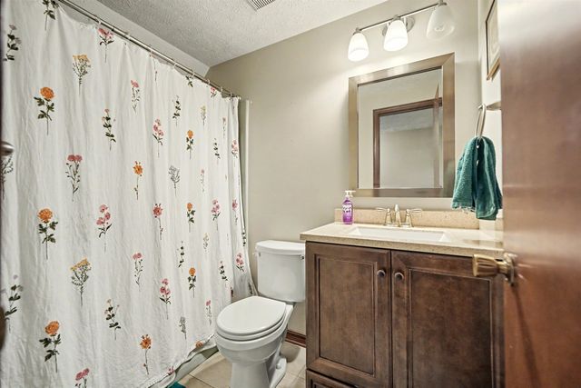 119 S Douglas, Salina, KS 67401
