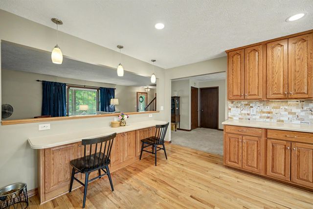 119 S Douglas, Salina, KS 67401
