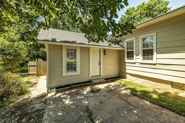 514 S Broadway Avenue, Coweta, OK 74429