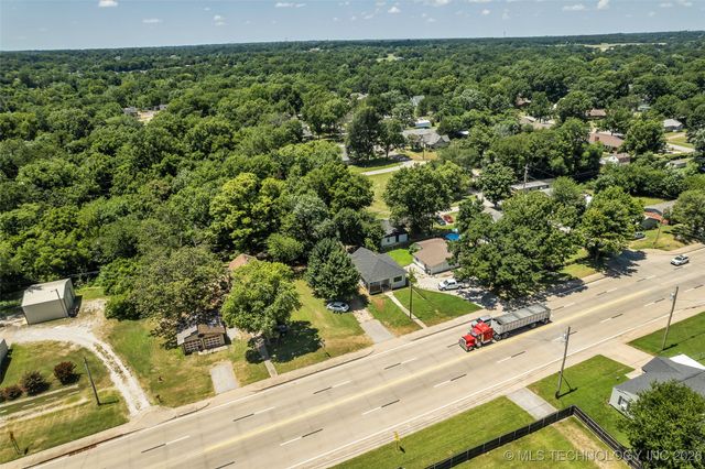 514 S Broadway Avenue, Coweta, OK 74429