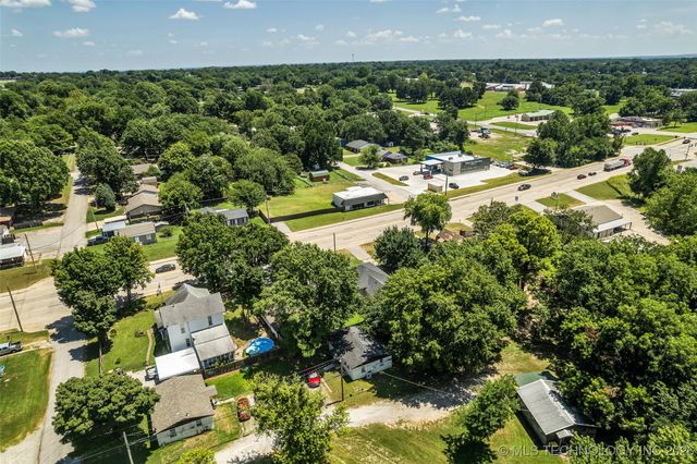 514 S Broadway Avenue, Coweta, OK 74429