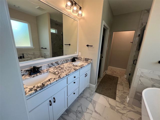 505 S Sky Court, Granbury, TX 76049