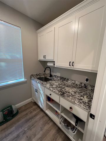 505 S Sky Court, Granbury, TX 76049