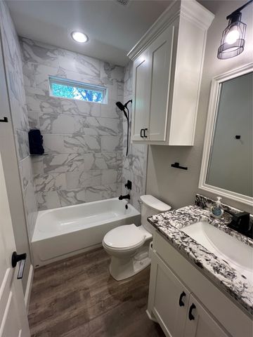 505 S Sky Court, Granbury, TX 76049