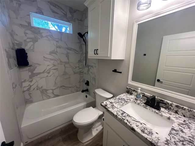 505 S Sky Court, Granbury, TX 76049