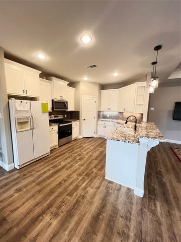 505 S Sky Court, Granbury, TX 76049