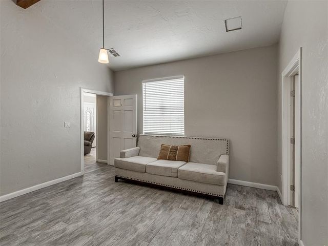 4301 S Lindsay Avenue, Oklahoma City, OK 73129