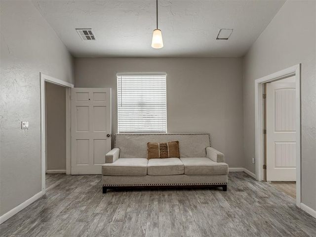 4301 S Lindsay Avenue, Oklahoma City, OK 73129