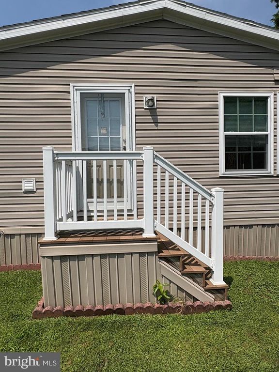 47 JANIS RD, Gordonville, PA 17529