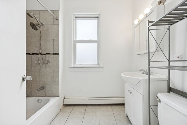 7126 S Saint Lawrence Avenue, Chicago, IL 60619