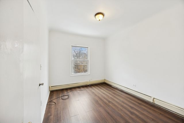 7126 S Saint Lawrence Avenue, Chicago, IL 60619