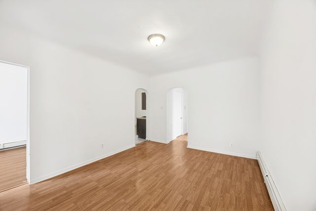 7126 S Saint Lawrence Avenue, Chicago, IL 60619