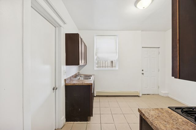 7126 S Saint Lawrence Avenue, Chicago, IL 60619