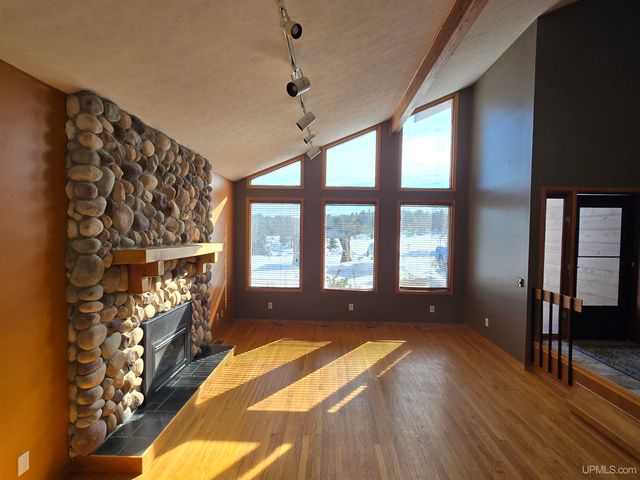 3 Hidden Creek Drive, Marquette, MI 49855