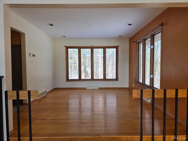 3 Hidden Creek Drive, Marquette, MI 49855