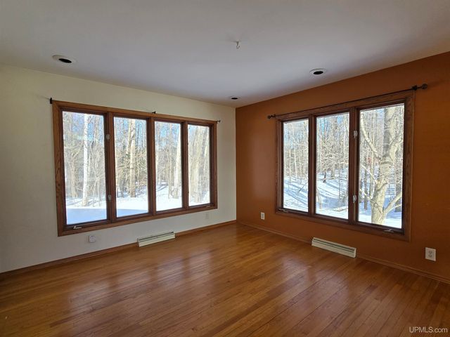 3 Hidden Creek Drive, Marquette, MI 49855