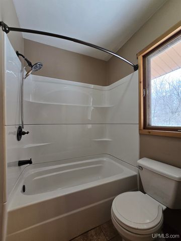 3 Hidden Creek Drive, Marquette, MI 49855