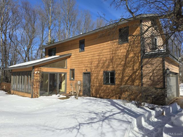 3 Hidden Creek Drive, Marquette, MI 49855