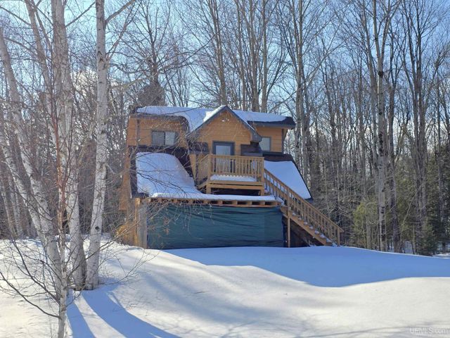 3 Hidden Creek Drive, Marquette, MI 49855