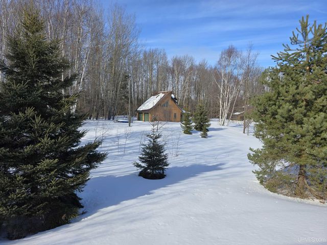 3 Hidden Creek Drive, Marquette, MI 49855