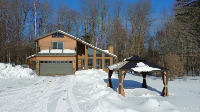 3 Hidden Creek Drive, Marquette, MI 49855