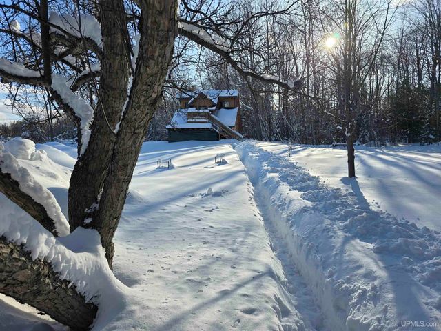 3 Hidden Creek Drive, Marquette, MI 49855