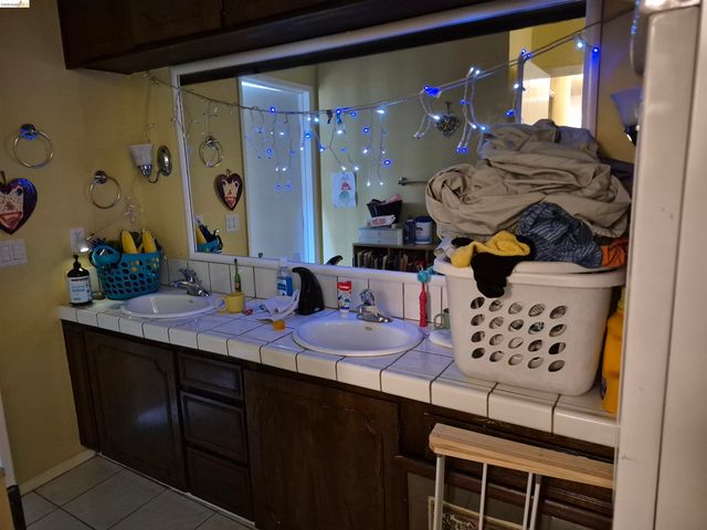 1830 Lakeshore Avenue 207, Oakland, CA 94606
