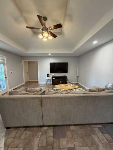 148 Stanley Dr, Gallatin, TN 37066