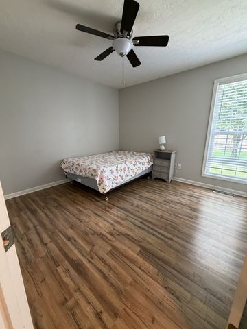 148 Stanley Dr, Gallatin, TN 37066