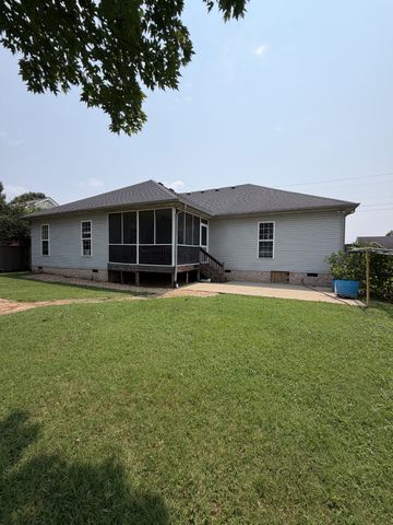 148 Stanley Dr, Gallatin, TN 37066