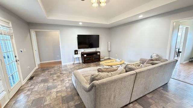 148 Stanley Dr, Gallatin, TN 37066