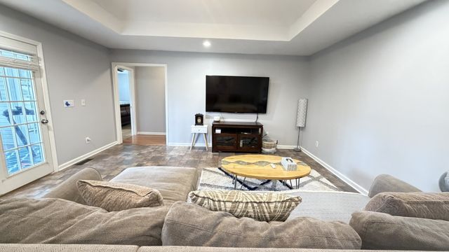 148 Stanley Dr, Gallatin, TN 37066
