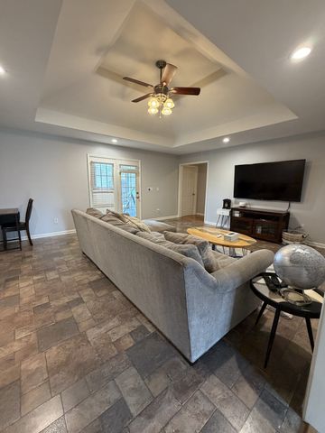 148 Stanley Dr, Gallatin, TN 37066